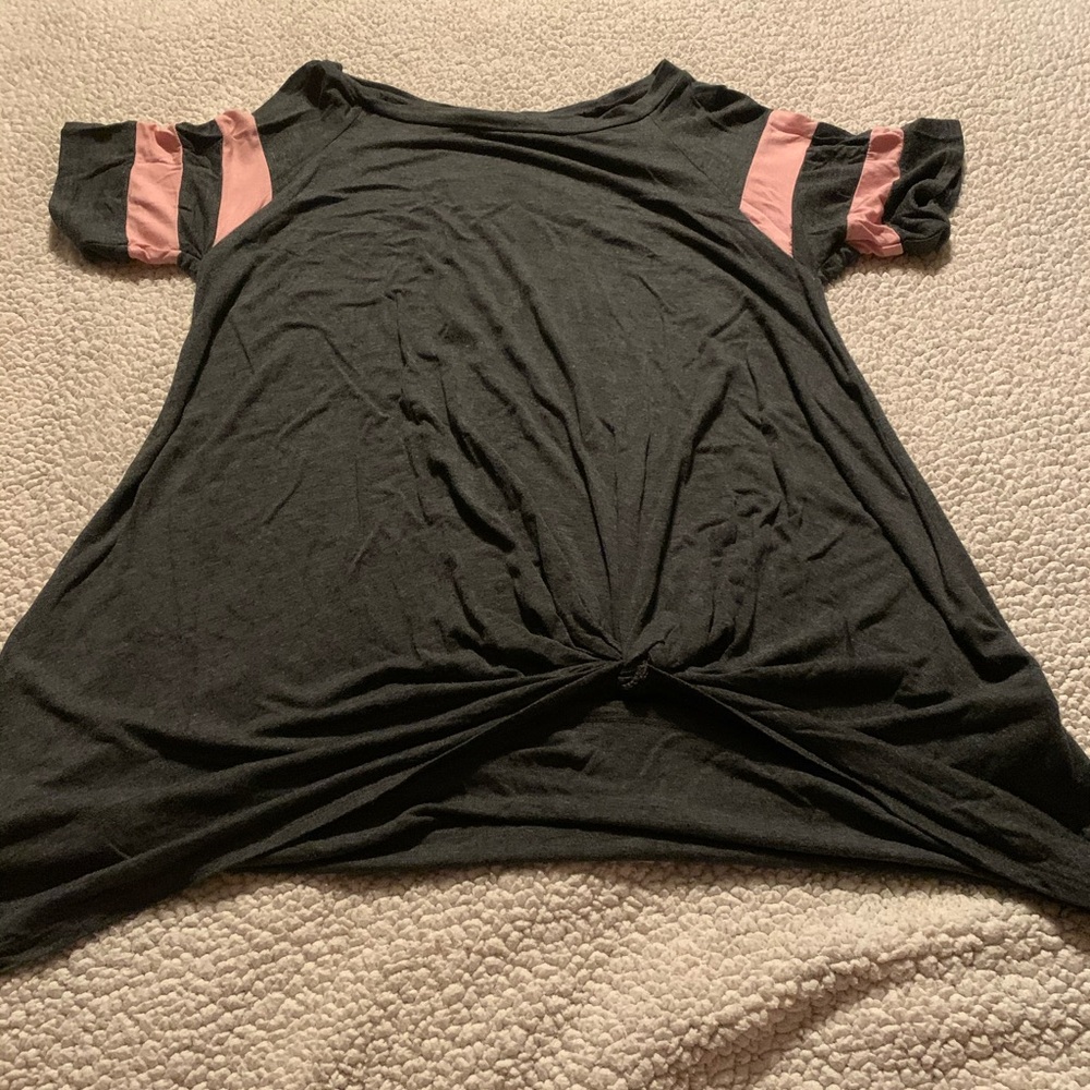 🛍 Grey with Pink Strips. knot detail on bottom